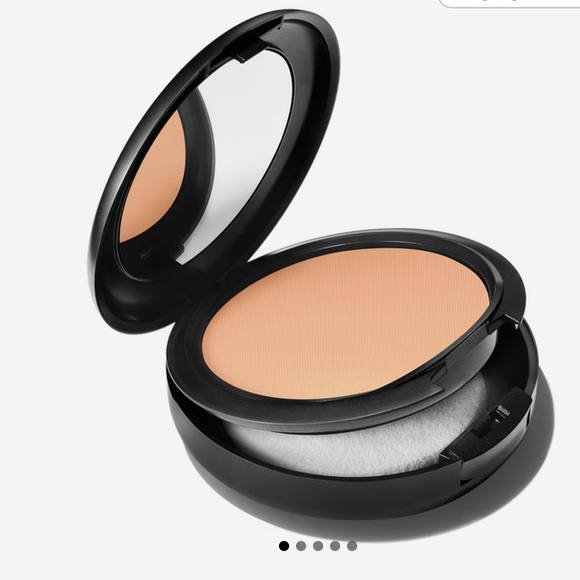 MAC C5.5 STUDIO FIX POWDER PLUS FOUNDATION-mid tone peach with peachy undertone - Picture 3 of 5
